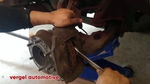 Toyota fortuner 2014 replace brake pads
