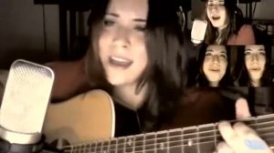 Девушка с очень красивым голосом поет песню из скайрима