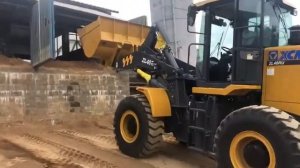 Фронтальный погрузчик XCMG модель ZL40RU