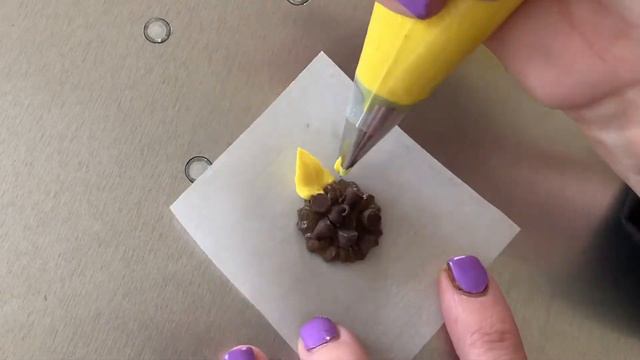 HOW TO MAKE a BEAUTIFUL SUNFLOWER CAKE | Plus, BUTTERCREAM SUNFLOWER TUTORIAL!