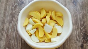 Мясо на косточке с картошкой в духовке