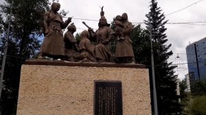 Памятник Оэлун и её детям