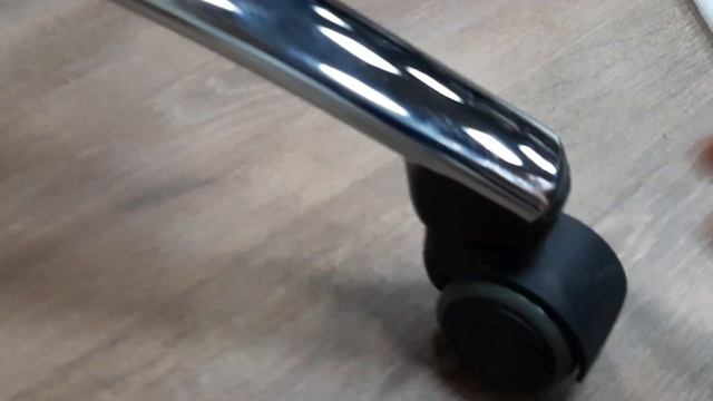Стоит ли менять колёса из базовой комплектации дорогих кресел ? смотреть онлайн