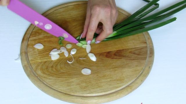 Легкий и очень вкусный весенний салат .Рецепты Алины. смотреть онлайн