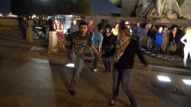 Ростислав Фурман и Анастасия Жилицкая - хастл на Стелке В.О. смотреть онлайн