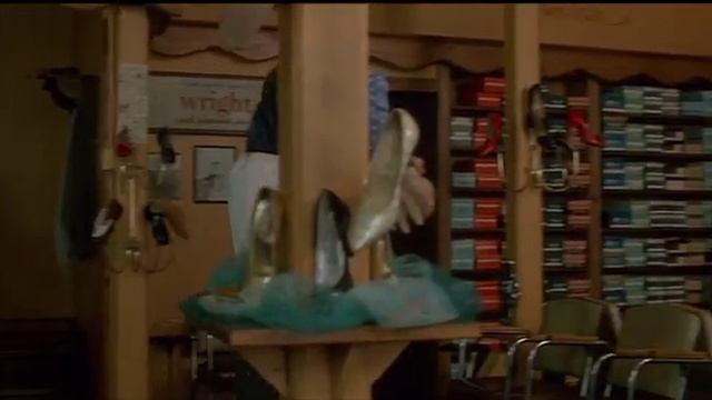 Mermaids Hoskins Shoe Store 1 смотреть онлайн