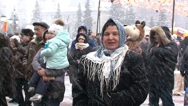 В Курске с широким размахом отмечают Масленицу смотреть онлайн