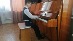 "Выходной день" Лессер, "Старинная французская песенка" П. Чайковский, "Анданте" Й. Гайдн
