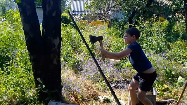 УСТРОИЛИ ЛЕТНИЙ ПИКНИК НА ДАЧЕ. ОТПУСК ЗАКАНЧИВАЕТСЯ, СКОРО НА РАБОТУ. смотреть онлайн