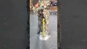 Бурение льда разными шнеками с помощью китайского шуруповерта