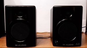 M AUDIO Studiophile AV40 part 3