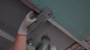 Как крутит ЛИСТЫ  ГИПСОКАРТОНА САМОМУ