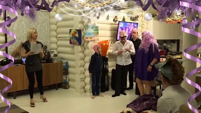 Сказка на новый лад "Три поросенка". Семейный досуг.Слайд шоу. смотреть онлайн