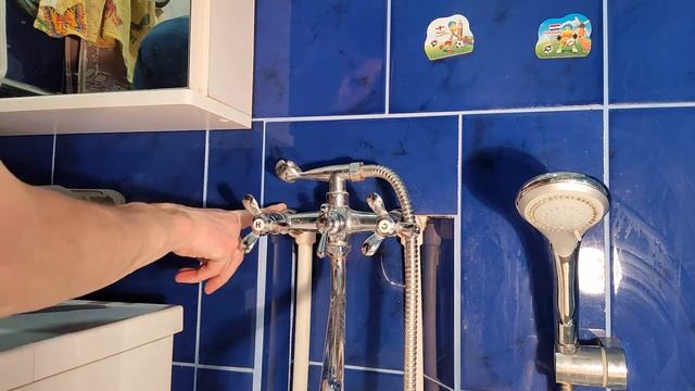 Как заменить смеситель в ванной комнате. Обзор и установка смесителя ...