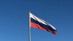 Российский флаг поднят. Flag of Russian Federation in Moscow.