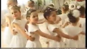 Танец в детском саду " Летка Енка "( средняя группа)