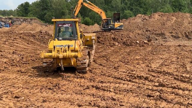 Бульдозер KOMATSU D65E BULLDOZER KOMATSU D65E планировка грунта и песка, ООО "АртехСпецСтрой" АСС