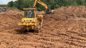 Бульдозер KOMATSU D65E BULLDOZER KOMATSU D65E планировка грунта и песка, ООО "АртехСпецСтрой" АСС