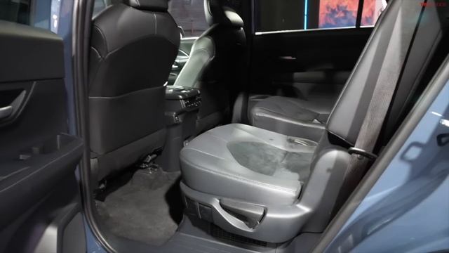 Hands On DEBUT: The 2024 GRAND Highlander is Toyota's Biggest and Most Powerful Crossover Ever! смотреть онлайн