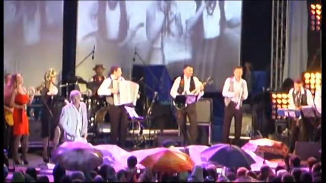 Олег Скрипка виконує пісню "Параска" на "Країні Мрій"-2011 смотреть онлайн