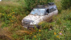 ЗАЧЕМ ЛЮДИ РАЗБИВАЮТ СВОИ МАШИНЫ? Объезд пробки через БЕЗДОРОЖЬЕ И ГОРУ после дождя!