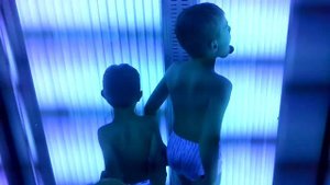 Дети Загорают