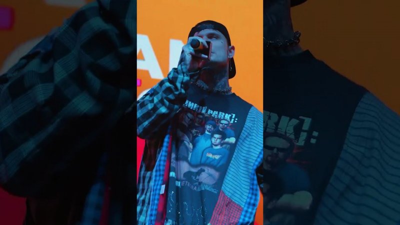 Nevampire - Песня "Cгорай" на сцене #shorts