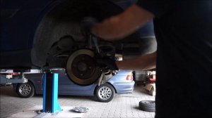 Ford Focus Bremsen hinten erneuern + Piaggio Vespa Zündung erneuern