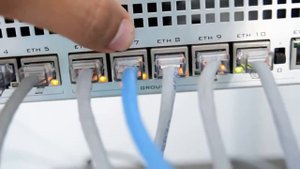 Review Mikrotik RouterBoard 1100