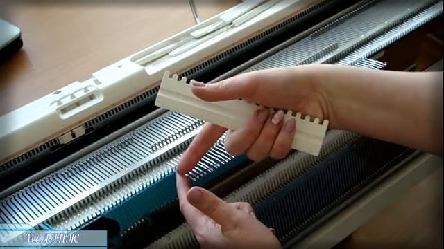 Круглая горловина на машинке (частичное вязание) смотреть онлайн