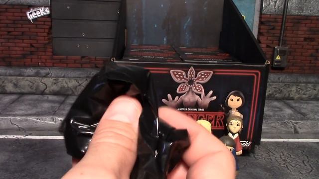 STRANGER THINGS Funko Mystery Minis Full Case Unboxing, With Layout смотреть онлайн