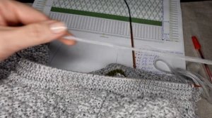 Жилет для мальчика спицами готов (часть 3)/ обвязка горловины спицами/ обвязка проймы рукава спицам