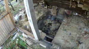 Вот так нужно искать в старых домах под снос