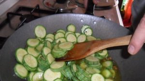Кабачки с яйцом