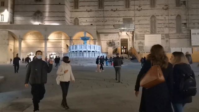 ПЕРУДЖА ,НЕБОЛЬШАЯ ПРОГУЛКА ПО КАМЕННОМУ ГОРОДУ