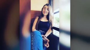 Красивая армянка поет по Езиски.