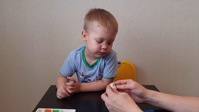 Лепим из пластилина Пасхальное яйцо с Макаром... смотреть онлайн