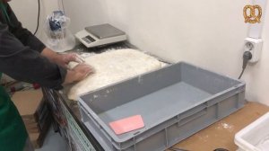 Ремесленная пекарня. Чиабатта с кукурузой замес, формовка и готовый результат. Денис Машков.