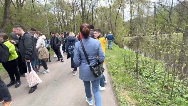 Москва. Очередь в японский сад