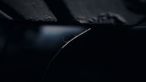 Снятие тросика капота на автомобиле Volvo