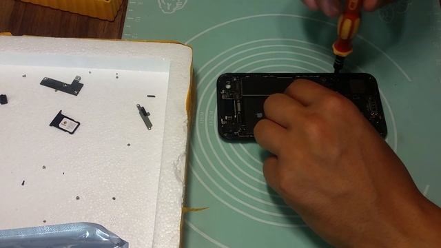 После падения iPhone 7 перестал работать звук смотреть онлайн