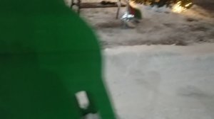 Как сделать горку из снега детям во дворе своими руками снято на видео