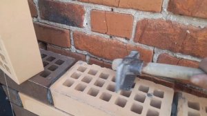 Обложили дом старым кирпичом и сделали тёплую пристройку.