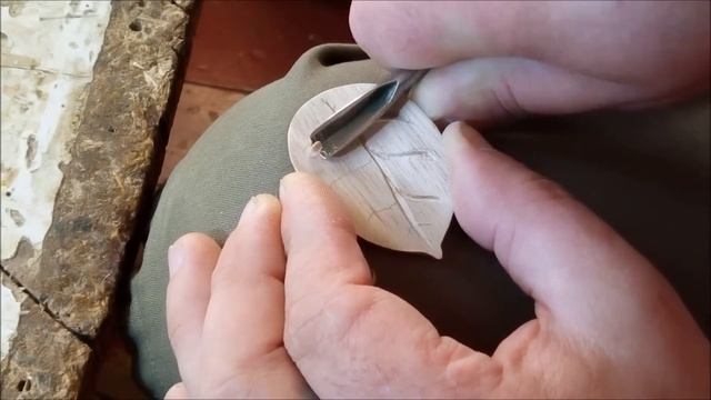 Роза-скульптура #2 стебель, листва: разбор полёта! Резьба по дереву - Wood carving. смотреть онлайн