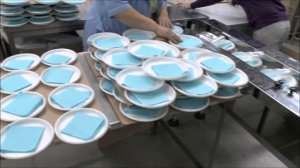 Упаковка одноразовой посуды на МГУ-НОТИС-210