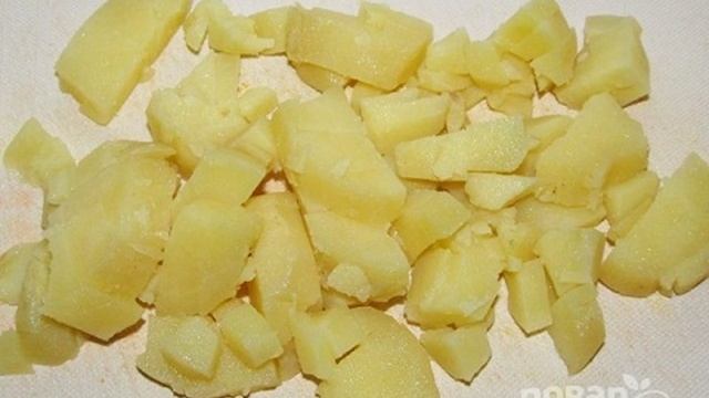 Салат Оливье с копченой курицей и креветками