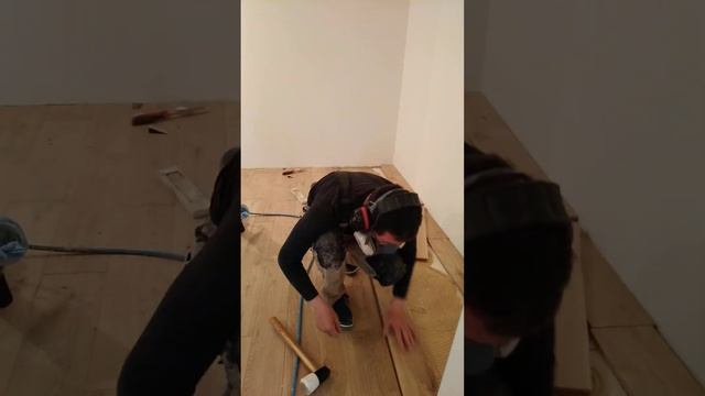 монтаж массивной доски. смотреть онлайн