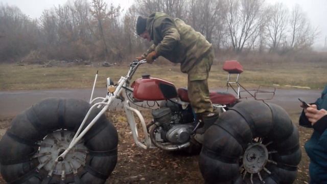 КАРАКАТ, БОЛОТОХОД из мотоцикла ИЖ планеты 5. смотреть онлайн
