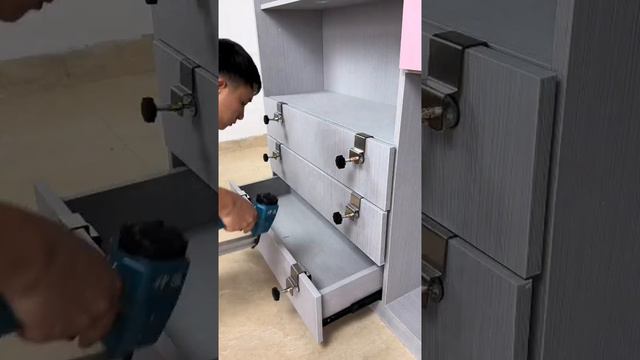 Зажим Мебельная струбцина для установки фасадов.