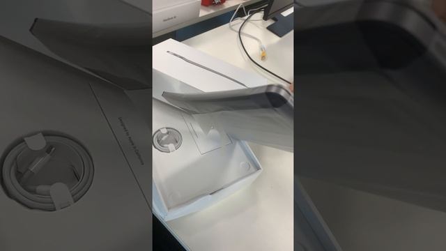 РАСПАКОВКА APPLE MACBOOK AIR